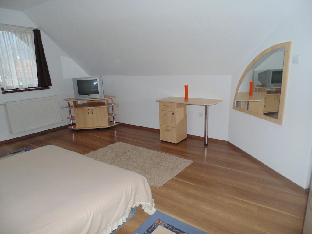 Casa Dancs Hotel Covasna Cameră foto
